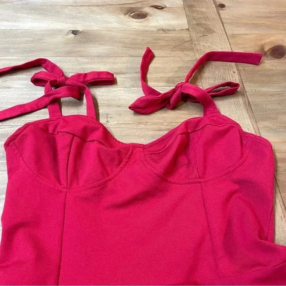 Urban Outfitters Large Red Tie Spaghetti Strap Crop Top Fitted Bust Large EUC - Picture 3 of 8